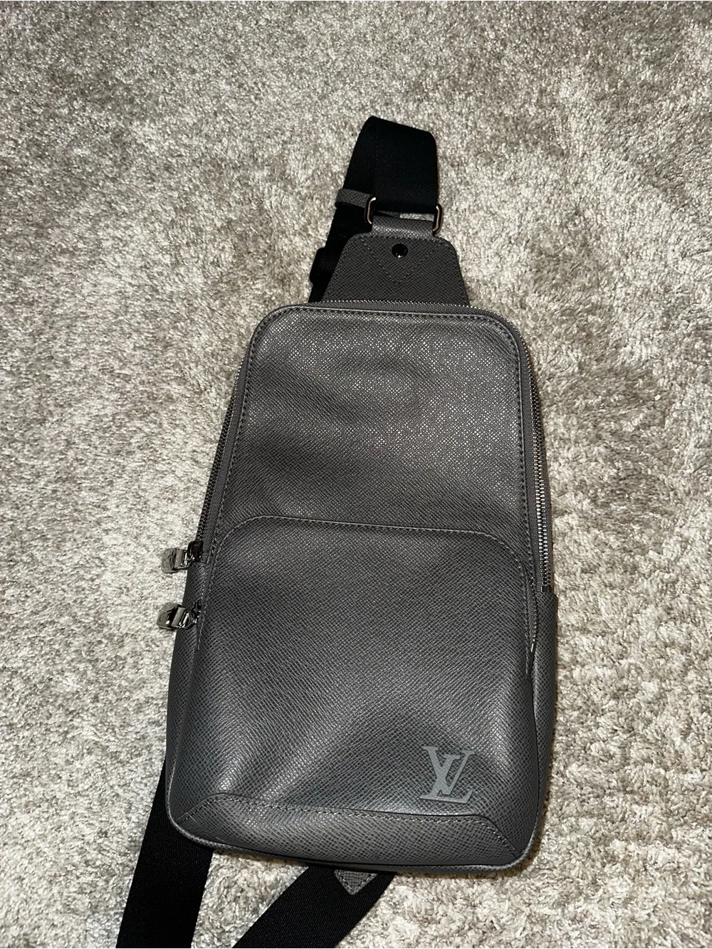 Louis Vuitton Slingbag